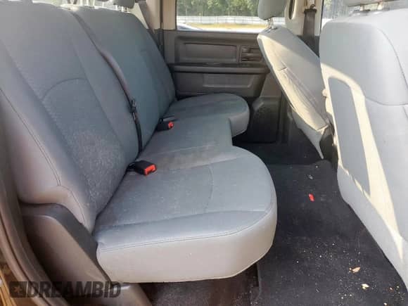 2018 Ram 1500 Tradesman z VIN 1C6RR6KG3JS313583, wystawiony jako Copart lot #67726765 z przebiegiem 93 998 mil mil oraz Szkoda całkowita • Salvage title. Historia ofert i sprzedaży dostępna na DreamBid. Obrazek 10.