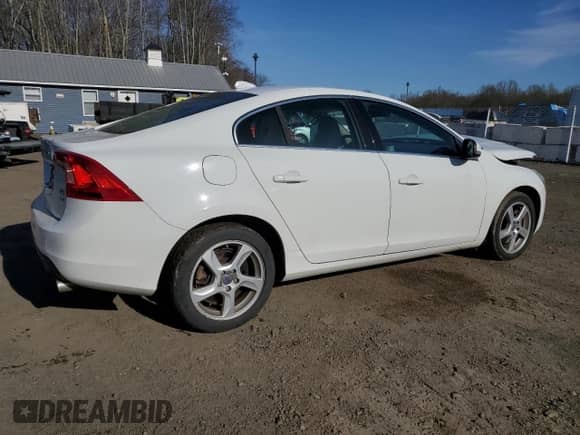 2013 Volvo S60 T5 с VIN YV1612FH7D2205996, выставлен на аукционе Copart как лот 90249145 с пробегом 142 429 миль миль и На запчасти • Non repairable. История ставок и продаж доступна на DreamBid. Изображение 3.