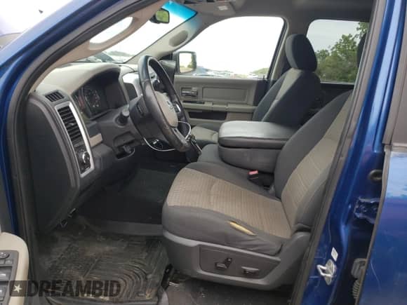 2010 Dodge 1500 SLT z VIN 1D7RV1GT4AS129143, wystawiony jako Copart lot #59706454 z przebiegiem 107 566 mil mil oraz Szkoda całkowita • Salvage title. Historia ofert i sprzedaży dostępna na DreamBid. Obrazek 7.