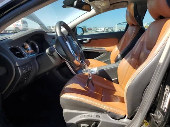 2012 Volvo S60 T5 с VIN YV1622FS6C2112328, выставлен на аукционе Copart как лот 85162565 с пробегом 87 334 миль миль и Списание • Salvage title. История ставок и продаж доступна на DreamBid. Изображение 7.