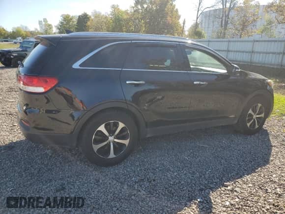 2016 Kia Sorento EX z VIN 5XYPHDA16GG127264, wystawiony jako Copart lot #81999055 z przebiegiem 154 924 mil mil oraz Czysty tytuł • Clean title. Historia ofert i sprzedaży dostępna na DreamBid. Obrazek 3.