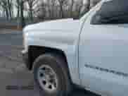 2014 Chevrolet Silverado 1500 Work Truck z VIN 1GCNCPEH6EZ387130, wystawiony jako IAAI lot #41587179 z przebiegiem 185 724 mil mil oraz . Historia ofert i sprzedaży dostępna na DreamBid. Obrazek 6.