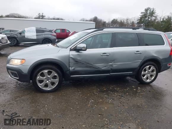 2010 Volvo XC70 3.0T with VIN YV4992BZ6A1079445, listed as a IAAI auction lot 40915189 with 92,847 mi miles and . Bid and sale history available at DreamBid. Image 12.