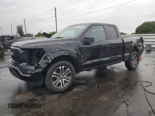 2023 Ford F-150 XL z VIN 1FTEX1CP4PKD57678, wystawiony jako Copart lot #63735995 z przebiegiem 21 554 mil mil oraz Czysty tytuł • Clean title. Historia ofert i sprzedaży dostępna na DreamBid. Obrazek 1.