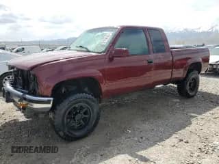 1997 Chevrolet Silverado 2500 с VIN 1GCGK29J0VE155562, выставлен на аукционе Copart как лот 52716745 с пробегом 228 506 миль миль и Списание • Salvage title. История ставок и продаж доступна на DreamBid. Изображение 1.