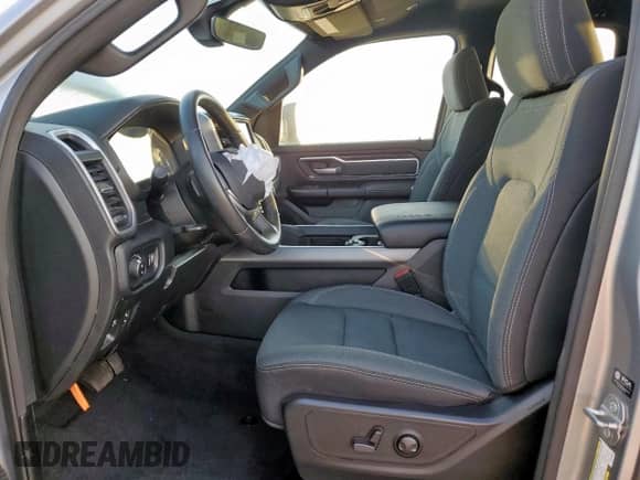 2022 Ram 1500 Lone Star z VIN 1C6RREBT5NN326086, wystawiony jako Copart lot #59038005 z przebiegiem 29 329 mil mil oraz Szkoda całkowita • Salvage title. Historia ofert i sprzedaży dostępna na DreamBid. Obrazek 7.