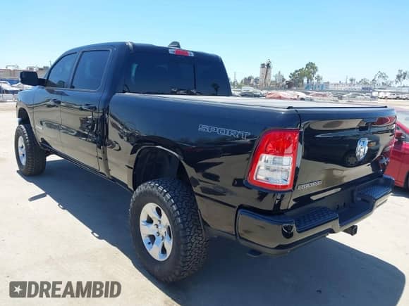 2022 Ram 1500 Big Horn с VIN 1C6RRFMG7NN441178, выставлен на аукционе IAAI как лот 42721492 с пробегом 16 459 миль миль и . История ставок и продаж доступна на DreamBid. Изображение 3.