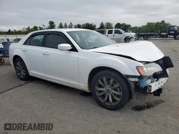2014 Chrysler 300 S with VIN 2C3CCAGG3EH222441, listed as a Copart auction lot 80144775 with 92,030 mi miles and Salvage title. Bid and sale history available at DreamBid. Image 4.