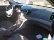 2013 Hyundai Sonata GLS z VIN 5NPEB4ACXDH725369, wystawiony jako IAAI lot #43543708 z przebiegiem 142 680 mil mil oraz . Historia ofert i sprzedaży dostępna na DreamBid. Obrazek 5.