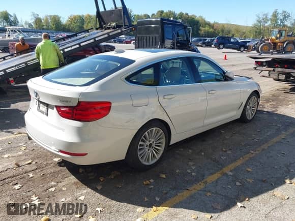 2015 BMW 3 Series 328i Gran Turismo xDrive с VIN WBA3X5C55FD562553, выставлен на аукционе IAAI как лот 43391785 с пробегом 120 678 миль миль и . История ставок и продаж доступна на DreamBid. Изображение 4.