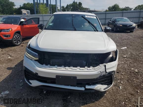 2022 Volkswagen Tiguan SE R-Line Black z VIN 3VV8B7AX7NM135547, wystawiony jako Copart lot #65703795 z przebiegiem 38 130 mil mil oraz Szkoda całkowita • Salvage title. Historia ofert i sprzedaży dostępna na DreamBid. Obrazek 5.