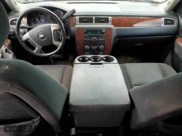 2013 Chevrolet Suburban LS with VIN 1GNSKHE77DR110530, listed as a Copart auction lot 71466445 with 193,208 mi miles and Clean title. Bid and sale history available at DreamBid. Image 8.