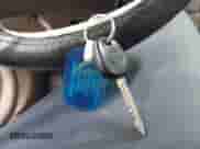 1999 Toyota Camry LE z VIN 4T1BG28K2XU580890, wystawiony jako IAAI lot #42860172 z przebiegiem 117 358 mil mil oraz . Historia ofert i sprzedaży dostępna na DreamBid. Obrazek 11.