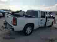 2005 GMC Sierra 1500 SLT z VIN 2GTEC13T751389983, wystawiony jako Copart lot #68369934 z przebiegiem Nie podano mil oraz Szkoda całkowita • Salvage title. Historia ofert i sprzedaży dostępna na DreamBid. Obrazek 3.