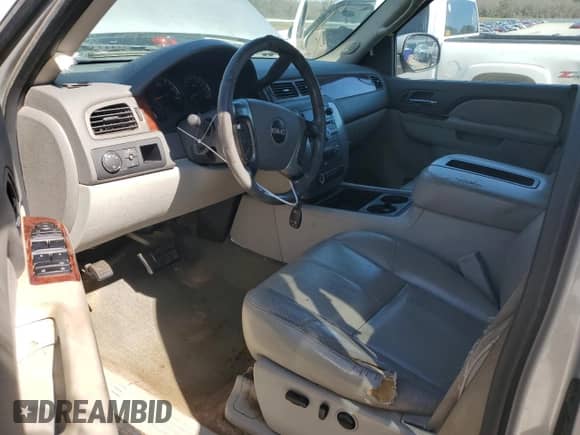 2010 GMC Sierra 1500 with VIN 1GTSCWE04AZ221013, listed as a Copart auction lot 46502985 with 232,338 mi miles and Salvage title. Bid and sale history available at DreamBid. Image 7.
