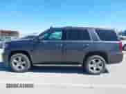 2018 Chevrolet Tahoe Premier z VIN 1GNSKCKC2JR315267, wystawiony jako IAAI lot #42330815 z przebiegiem 108 399 mil mil oraz . Historia ofert i sprzedaży dostępna na DreamBid. Obrazek 14.