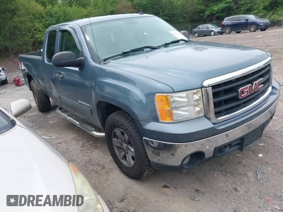 2007 GMC Sierra 1500 SLE2 with VIN 2GTEK19J371585592, listed as a IAAI auction lot 42236160 with 204,163 mi miles and . Bid and sale history available at DreamBid. Image 1.