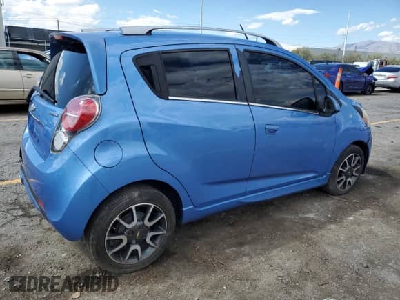 2013 Chevrolet Spark LT z VIN KL8CF6S99DC592487, wystawiony jako Copart lot #81524845 z przebiegiem 166 977 mil mil oraz Szkoda całkowita • Salvage title. Historia ofert i sprzedaży dostępna na DreamBid. Obrazek 3.