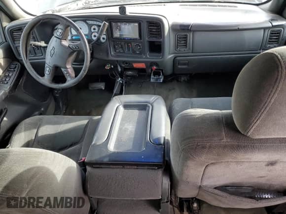 2003 Chevrolet Silverado 1500HD LS с VIN 1GCGK13U43F210342, выставлен на аукционе Copart как лот 87134344 с пробегом 234 312 миль миль и Списание • Salvage title. История ставок и продаж доступна на DreamBid. Изображение 8.