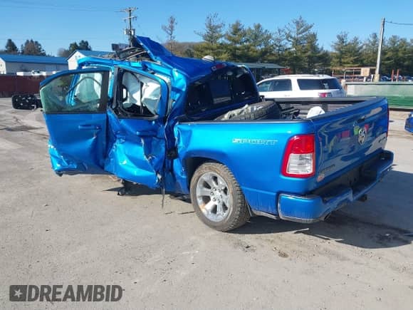 2021 Ram 1500 Big Horn z VIN 1C6SRFFTXMN803272, wystawiony jako IAAI lot #41737104 z przebiegiem 47 000 mil mil oraz . Historia ofert i sprzedaży dostępna na DreamBid. Obrazek 3.