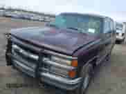 1997 Chevrolet Tahoe z VIN 1GNEK13R5VJ395365, wystawiony jako IAAI lot #42015206 z przebiegiem 121 086 mil mil oraz . Historia ofert i sprzedaży dostępna na DreamBid. Obrazek 2.