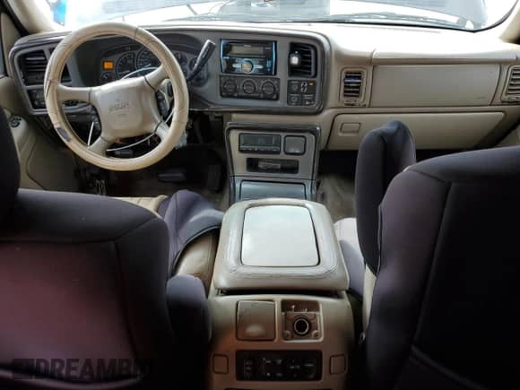 2002 GMC Sierra 1500 Denali z VIN 2GTFK69U221383430, wystawiony jako Copart lot #47127615 z przebiegiem 256 422 mil mil oraz Szkoda całkowita • Salvage title. Historia ofert i sprzedaży dostępna na DreamBid. Obrazek 8.