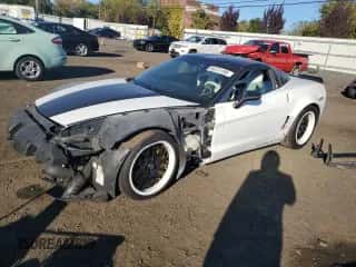 2008 Chevrolet Corvette с VIN 1G1YY26W285131831, выставлен на аукционе Copart как лот 86121135 с пробегом 60 347 миль миль и Списание • Salvage title. История ставок и продаж доступна на DreamBid. Изображение 1.