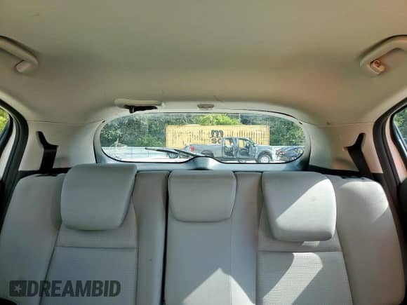 2020 Honda HR-V LX z VIN 3CZRU5H30LM709868, wystawiony jako Copart lot #64611095 z przebiegiem 124 212 mil mil oraz Czysty tytuł • Clean title. Historia ofert i sprzedaży dostępna na DreamBid. Obrazek 10.