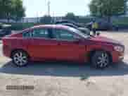 2016 Volvo S60 T5 Drive-E Premier z VIN YV126MFK4G2399463, wystawiony jako IAAI lot #42568556 z przebiegiem 94 972 mil mil oraz . Historia ofert i sprzedaży dostępna na DreamBid. Obrazek 12.