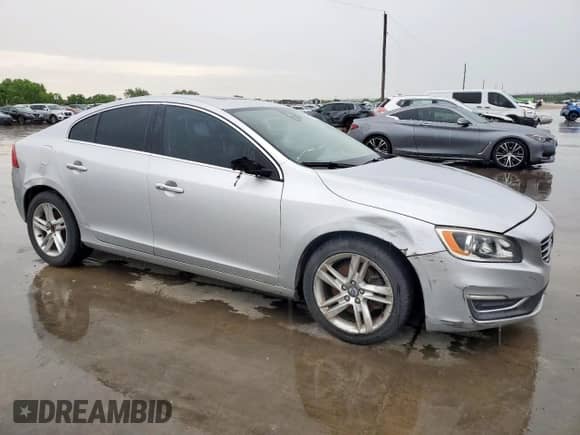2015 Volvo S60 T5 Drive-E Premier с VIN YV126MFK4F1355600, выставлен на аукционе Copart как лот 54455545 с пробегом Не указан миль и Чистый • Clean title. История ставок и продаж доступна на DreamBid. Изображение 4.