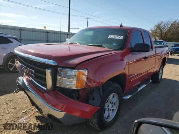 2007 GMC Sierra 1500 SLE1 with VIN 2GTEC19C671620771, listed as a Copart auction lot 87043634 with 301,038 mi miles and Salvage title. Bid and sale history available at DreamBid. Image 1.