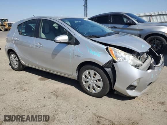 2014 Toyota Prius Two z VIN JTDKDTB32E1558827, wystawiony jako Copart lot #84247945 z przebiegiem 68 406 mil mil oraz Szkoda całkowita • Salvage title. Historia ofert i sprzedaży dostępna na DreamBid. Obrazek 4.