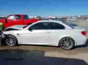 2011 BMW M3 с VIN WBSDX9C55BE584662, выставлен на аукционе IAAI как лот 41699373 с пробегом 57 744 миль миль и . История ставок и продаж доступна на DreamBid. Изображение 15.