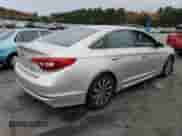 2017 Hyundai Sonata Sport с VIN 5NPE34AF3HH569754, выставлен на аукционе Copart как лот 76100893 с пробегом 137 511 миль миль и Списание • Salvage title. История ставок и продаж доступна на DreamBid. Изображение 3.