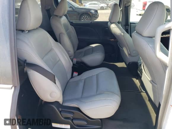 2017 Toyota Sienna XLE with VIN 5TDDZ3DC4HS155169, listed as a Copart auction lot 80694735 with 184,954 mi miles and Salvage title. Bid and sale history available at DreamBid. Image 11.