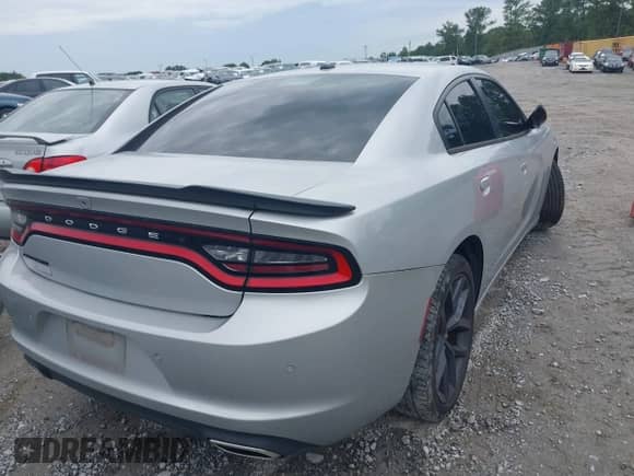 2019 Dodge Charger SXT with VIN 2C3CDXBG2KH588944, listed as a IAAI auction lot 42970529 with 45,471 mi miles and . Bid and sale history available at DreamBid. Image 4.