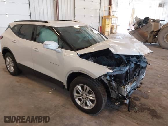 2020 Chevrolet Blazer LT z VIN 3GNKBCRS1LS629988, wystawiony jako IAAI lot #43372811 z przebiegiem 53 557 mil mil oraz . Historia ofert i sprzedaży dostępna na DreamBid. Obrazek 1.