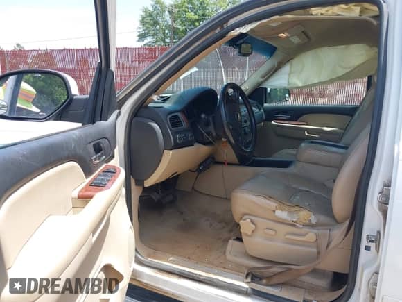 2008 Chevrolet Suburban 2LT с VIN 3GNFK16388G187899, выставлен на аукционе IAAI как лот 42748086 с пробегом 286 137 миль миль и . История ставок и продаж доступна на DreamBid. Изображение 5.