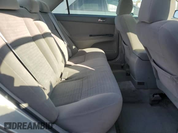 2005 Toyota Camry LE z VIN 4T1BF30K85U595119, wystawiony jako Copart lot #82520485 z przebiegiem 206 421 mil mil oraz Szkoda całkowita • Salvage title. Historia ofert i sprzedaży dostępna na DreamBid. Obrazek 10.