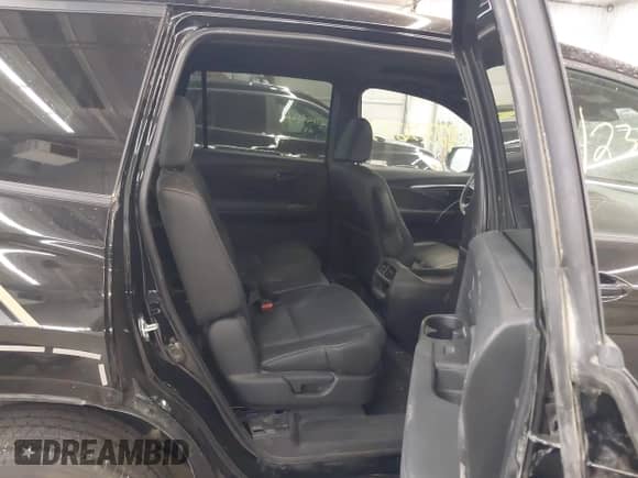 2022 Honda Passport EX-L с VIN 5FNYF8H52NB019660, выставлен на аукционе IAAI как лот 42336353 с пробегом 8 082 миль миль и . История ставок и продаж доступна на DreamBid. Изображение 8.