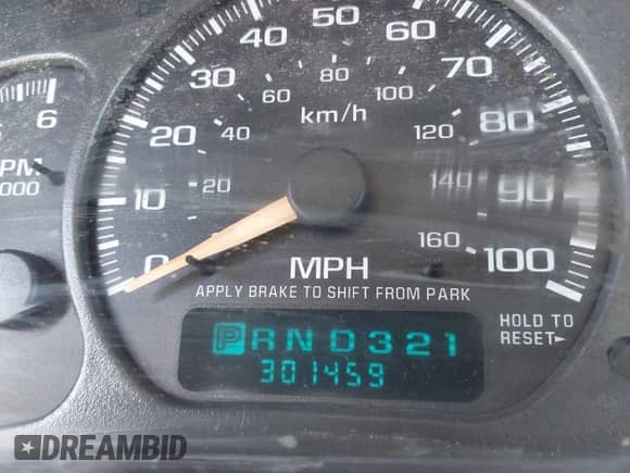 2002 Chevrolet Tahoe LS с VIN 1GNEC13V62R298540, выставлен на аукционе IAAI как лот 43460753 с пробегом 301 459 миль миль и . История ставок и продаж доступна на DreamBid. Изображение 7.