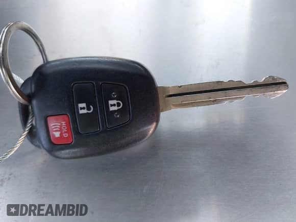 2015 Toyota Prius One z VIN JTDKDTB34F1093615, wystawiony jako IAAI lot #42850573 z przebiegiem 158 590 mil mil oraz . Historia ofert i sprzedaży dostępna na DreamBid. Obrazek 11.