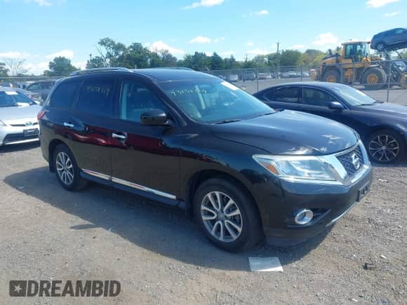 2014 Nissan Pathfinder SV with VIN 5N1AR2MM5EC622663, listed as a IAAI auction lot 43138129 with 113,101 mi miles and . Bid and sale history available at DreamBid. Image 1.