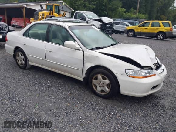1999 Honda Accord EX with VIN 1HGCG1654XA040766, listed as a IAAI auction lot 43108247 with 103,031 mi miles and . Bid and sale history available at DreamBid. Image 1.