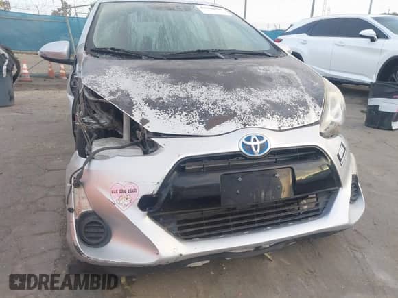 2015 Toyota Prius One z VIN JTDKDTB33F1575685, wystawiony jako IAAI lot #43508333 z przebiegiem 121 064 mil mil oraz . Historia ofert i sprzedaży dostępna na DreamBid. Obrazek 6.