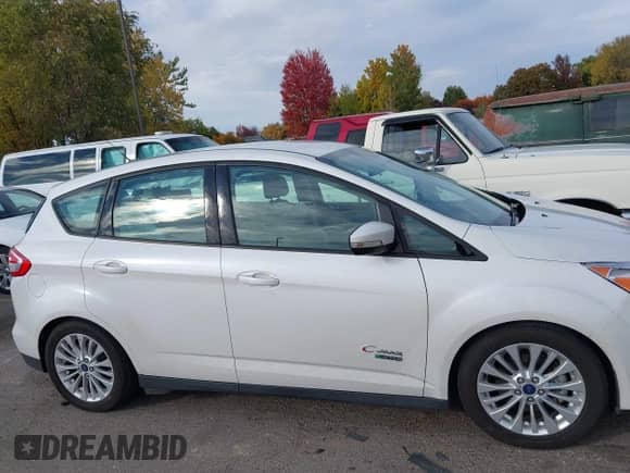 2017 Ford C-Max SE с VIN 1FADP5EU7HL103695, выставлен на аукционе IAAI как лот 43548752 с пробегом 73 743 миль миль и . История ставок и продаж доступна на DreamBid. Изображение 13.