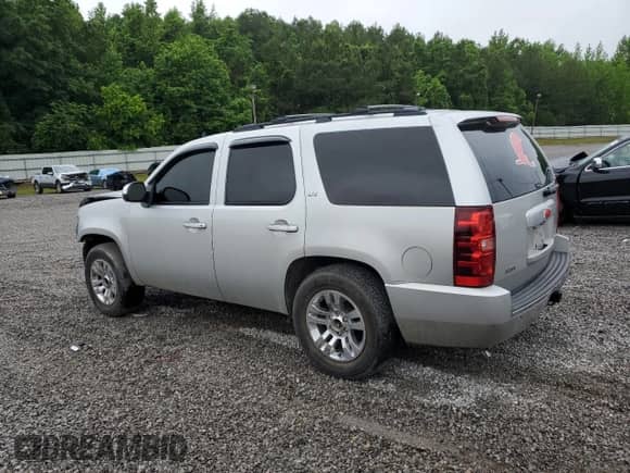 2010 Chevrolet Tahoe LTZ z VIN 1GNUCCE08AR228481, wystawiony jako Copart lot #56397265 z przebiegiem 250 564 mil mil oraz Szkoda całkowita • Salvage title. Historia ofert i sprzedaży dostępna na DreamBid. Obrazek 2.