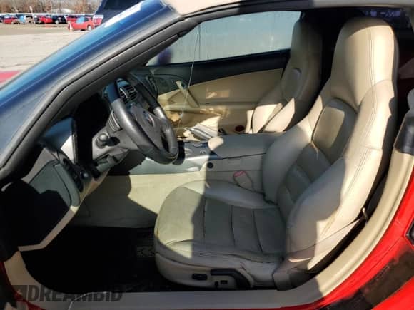 2006 Chevrolet Corvette с VIN 1G1YY36U965123288, выставлен на аукционе Copart как лот 86005954 с пробегом Не указан миль и Списание • Salvage title. История ставок и продаж доступна на DreamBid. Изображение 7.