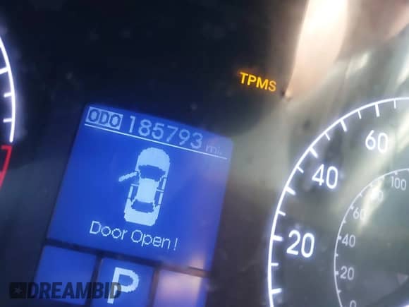 2013 Hyundai Genesis 3.8L с VIN KMHGC4DD2DU221099, выставлен на аукционе IAAI как лот 42852437 с пробегом 185 793 миль миль и . История ставок и продаж доступна на DreamBid. Изображение 15.