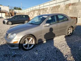 2006 Mercedes-Benz C 230 Sport z VIN WDBRF52HX6A916479, wystawiony jako Copart lot #82245735 z przebiegiem 83 273 mil mil oraz Szkoda całkowita • Salvage title. Historia ofert i sprzedaży dostępna na DreamBid. Obrazek 1.